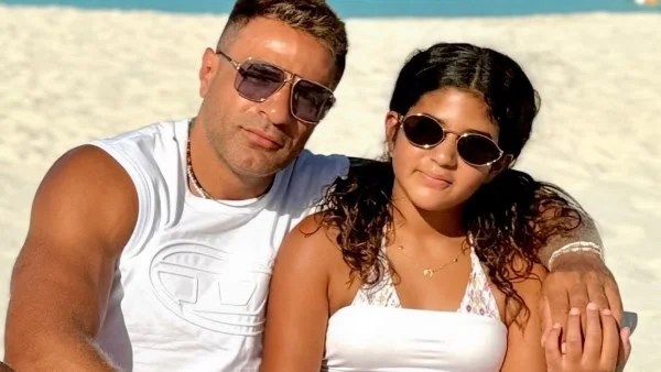 محمد نور يحتفل بعيد ميلاده مع ابنته ويكشف عن ساعة نادرة