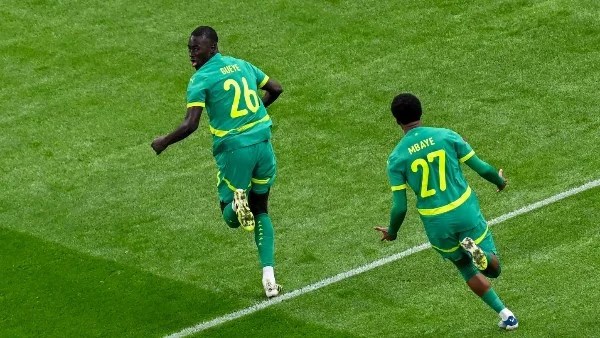 تويج بابي جاي بجائزة رجل المباراة النهائية لكأس إفريقيا