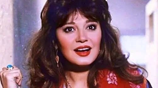 صراع مديحة كامل بين الفن والتوبة