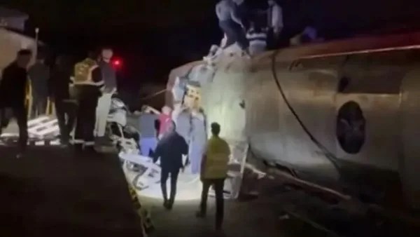 تصادم قطارين في إسبانيا يرفع حصيلة الضحايا إلى 21 قتيلاً