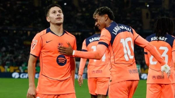 برشلونة يتأخر بهدف من سوسيداد في الشوط الأول