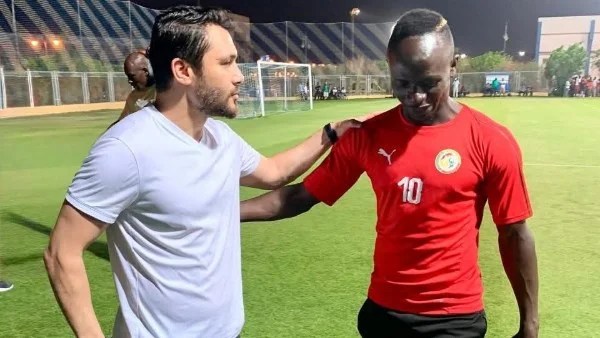 أحمد حسن يشيد بساديو ماني ويطالب بجائزة على غرار نوبل