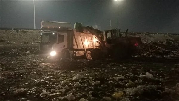 الجيزة ترفع 600 طن من المخلفات بحملة نظافة ليلية