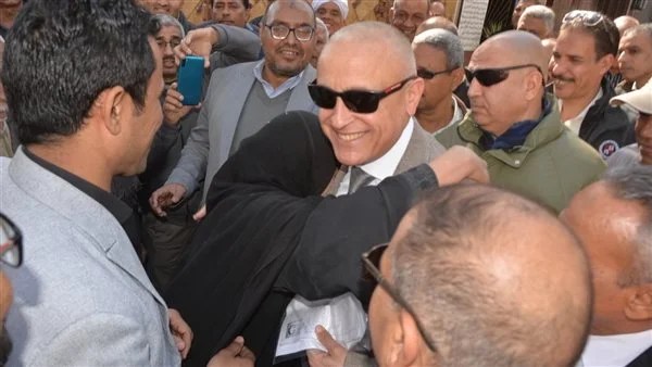 محافظ الأقصر يتفقد أوضاع السيدة ويؤكد على إنسانيته