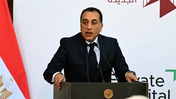 رئيس الوزراء يطمئن على صحة البابا تواضروس الثاني