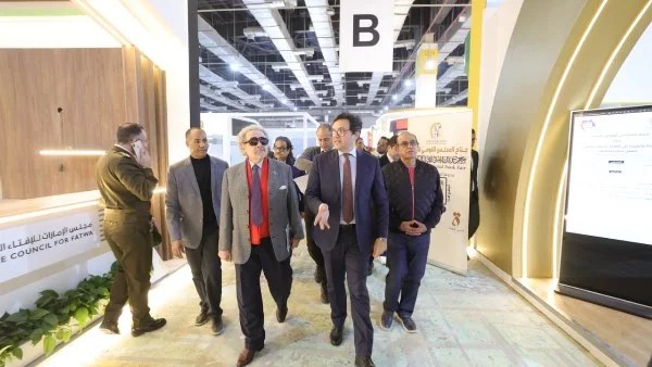 وزير الثقافة يتفقد استعدادات معرض القاهرة الدولي للكتاب