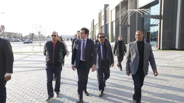 وزير الثقافة يتفقد الاستعدادات لمعرض الكتاب الدولي