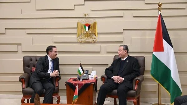 دياب اللوح يبحث مع السفير البريطاني الأوضاع في فلسطين