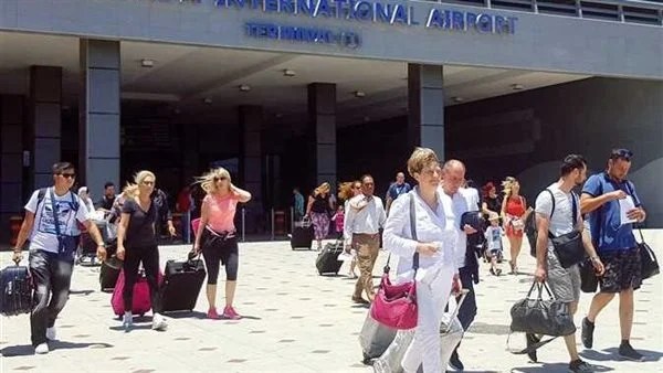 15 ألف سائح يصلون مطار الغردقة في يوم واحد