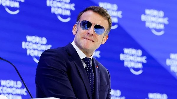 ماكرون يحذر من عالم بلا قواعد وسط ضغوط أمريكية