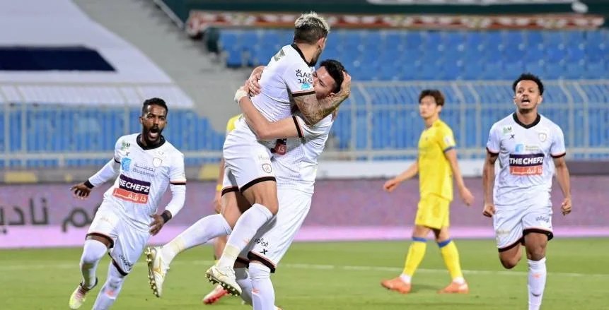 التعادل السلبي في الشوط الأول بين الشباب والنجمة