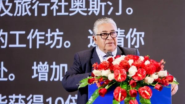 زيادة تدفق السياح الصينيين إلى مصر عبر الطيران