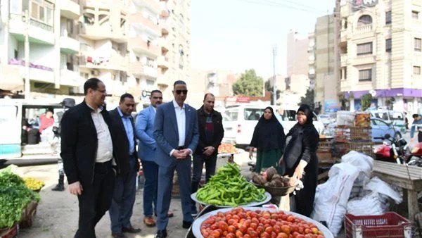 جولة ميدانية لمحافظ الفيوم في أسواق الحادقة