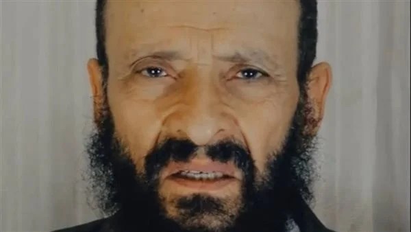 خلافات عائلية بين طبيب مصري وأبنائه تثير الجدل