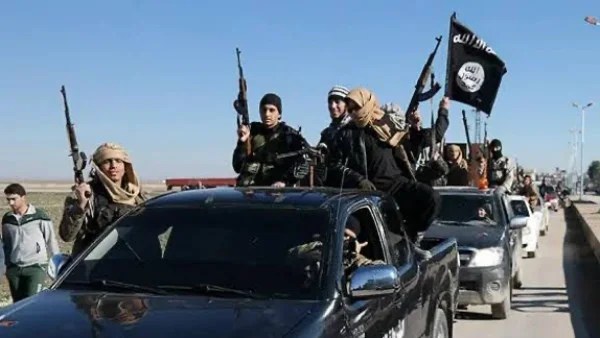 نقل معتقلي داعش من سوريا إلى العراق