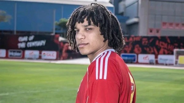 مروان عثمان ينضم إلى الأهلي بإعارة رسمية