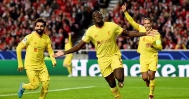 كوناتي يعلن وفاة والده أثناء مواجهة ليفربول ومارسيليا