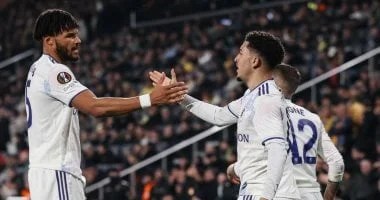 أستون فيلا يتفوق على فنربخشة بهدف سانشو في الشوط الأول