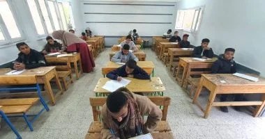 140 درجة مجموع الفصل الدراسي الأول للشهادة الإعدادية