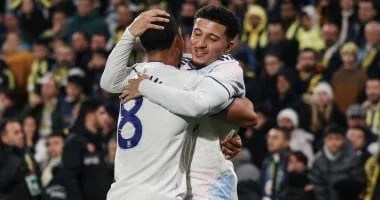 سانشو يقود أستون فيلا لفوز ثمين أمام فنربخشة