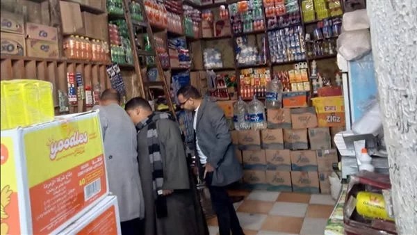 ضبط سلع غذائية منتهية الصلاحية في أسيوط