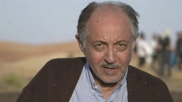 عبد العزيز مخيون يطمئن جمهوره بعد العملية الجراحية