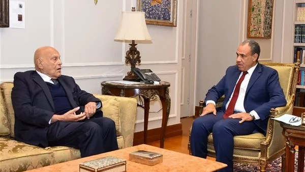 وزير الخارجية يشيد بالدور الإنساني للprojects الصحية في إفريقيا