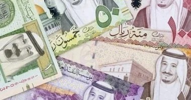 انخفاض سعر الريال السعودي يفتح آفاق جديدة للمعتمرين