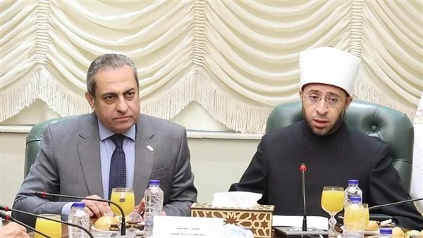 وزير الأوقاف يبحث استعدادات شهر رمضان بمسجد مصر الكبير