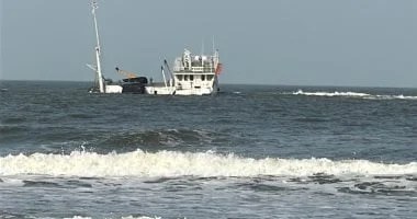 استمرار تواجد السفينة الغارقة أمام بورسعيد لليوم الـ11