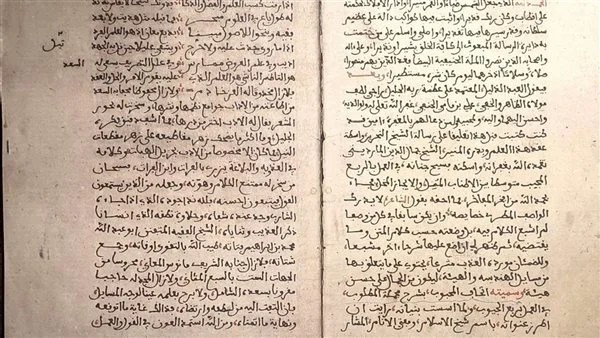 الأزهر يعرض مخطوطاً نادراً في معرض الكتاب