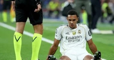 ريال مدريد يُخطِر أرنولد بالرحيل الصيف المقبل