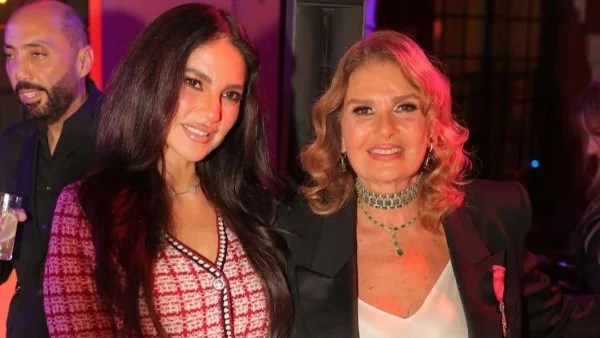 يسرا تهنئ درة بعيد ميلادها