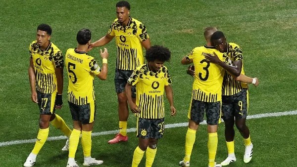 بوروسيا دورتموند يحقق فوزاً عريضاً على فيردر بريمن