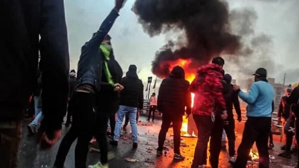 قمع المتظاهرين في إيران: ذكريات طبيب شاهد على المجزرة