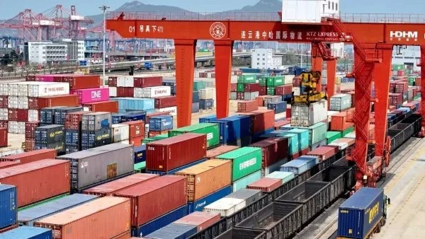 فائض تجاري قياسي للصين في 2025 يصل إلى 1.2 تريليون دولار