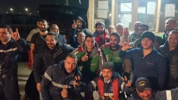 إنقاذ طاقم سفينة FENER في قناة السويس