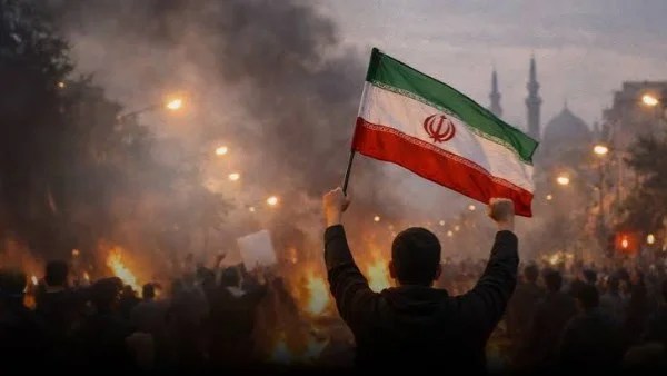 إيران تشيع جثمان 300 شهيد في أعمال الشغب المسلحة