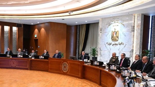 الحكومة توافق على تخصيص أراضٍ لتطوير مطار العريش