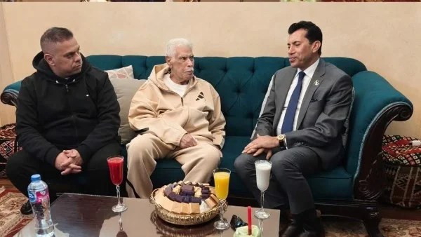 تعليق حسن شحاتة على مواجهة مصر والسنغال