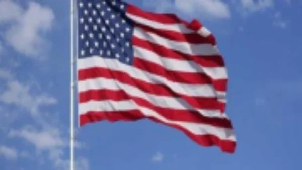 أمريكا توقف تأشيرات 75 دولة وتدعو مواطنيها لمغادرة إيران