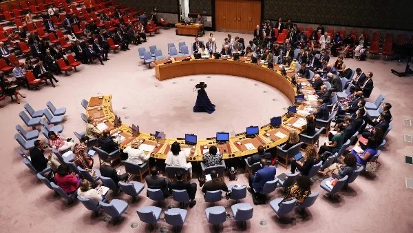 تمديد رصد هجمات الحوثيين في البحر الأحمر