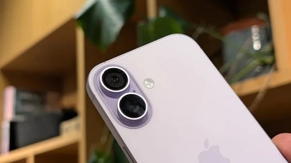 آيفون يختبر ميزة جديدة لتعزيز الذكاء الاصطناعي