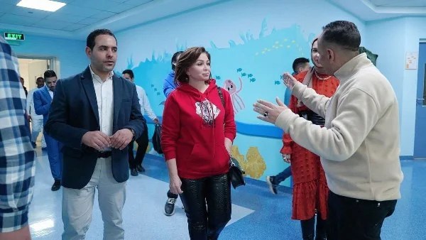 إلهام شاهين تشكر مستشفى الناس وتحتفل بالعيد مع الأطفال