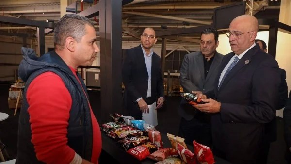 تعزيز الاقتصاد من خلال عقود التشبيك والتصنيع