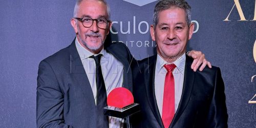 Juan Manuel Fernández Millán gana el Premio Círculo Rojo con 'Llueve sobre Intxaurrondo' - El Faro de Melilla
