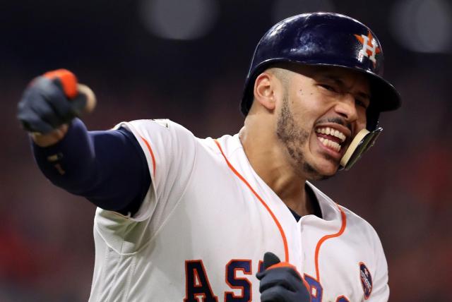Carlos correa fue galardonado como el atleta del año 2021 en houston