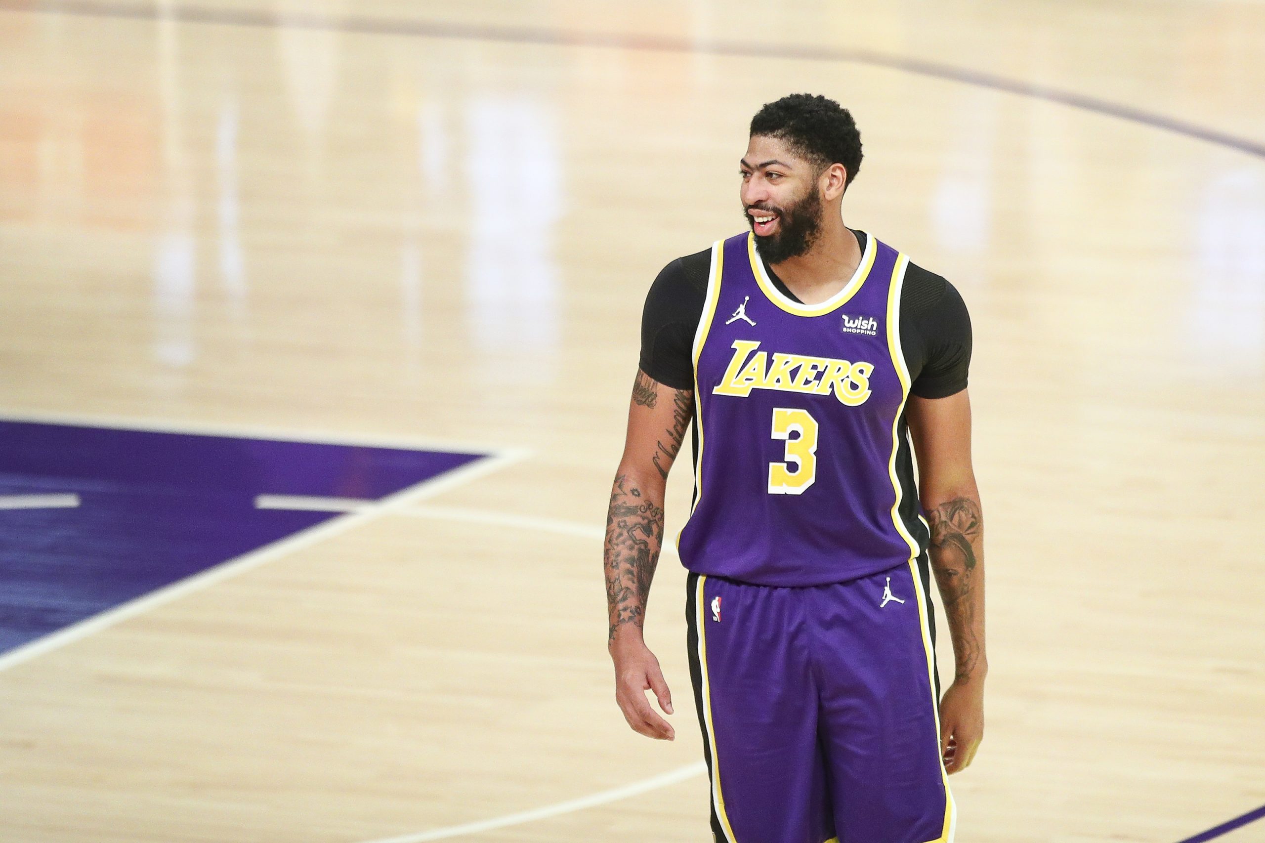 ¡Alarmas en los Lakers! Anthony Davis no jugara ante Houston Rockets por lesión