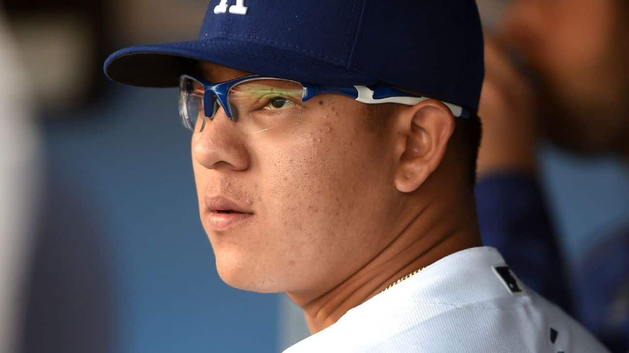 Scott boras advierte sobre la agencia libre de julio urías
