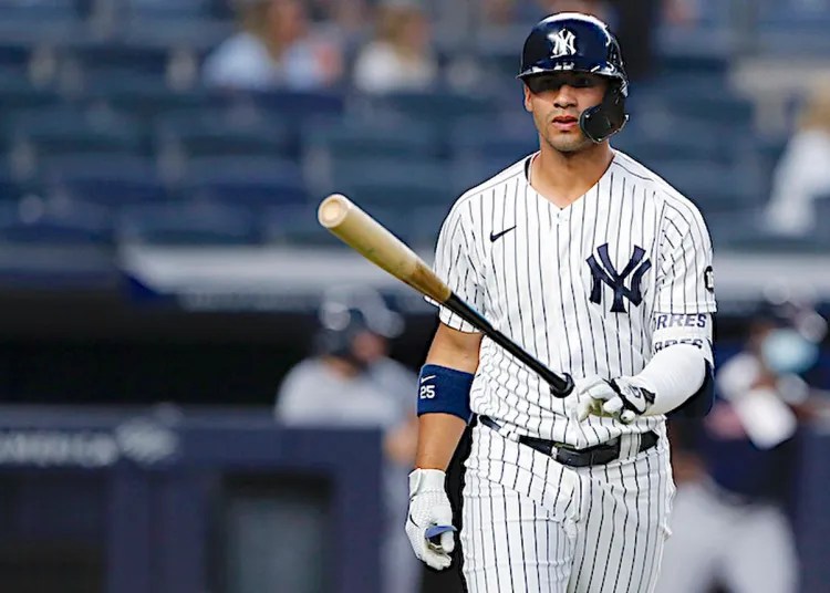 Gleyber torres exits game against the boston red sox because of an injury